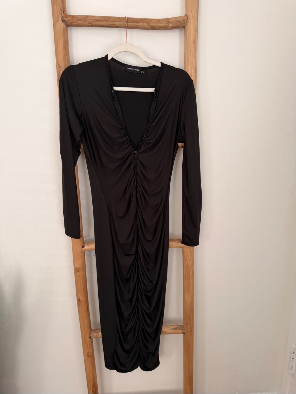 PrettyLittleThing Black Ruched Long Sleeve Midi Dress